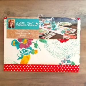 The Pioneer Woman Country Garden Table Runner